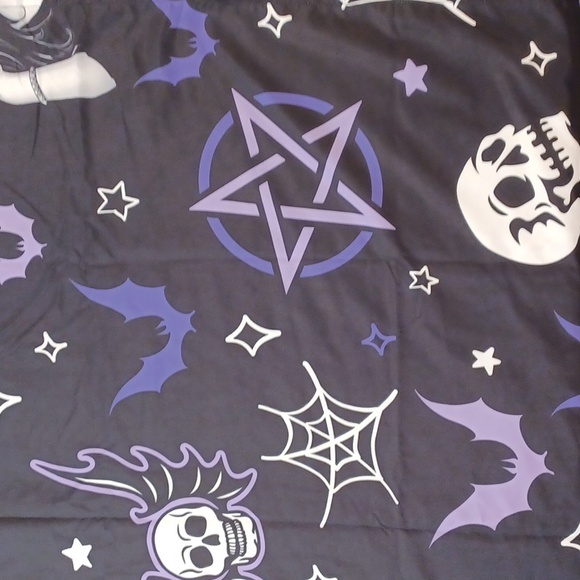 DOLLSKILL IN COLLABORATION *ELVIRA SHEET SET* FULL/QUEEN BLACK/PURPLE GRAPHICS - Picture 3 of 8
